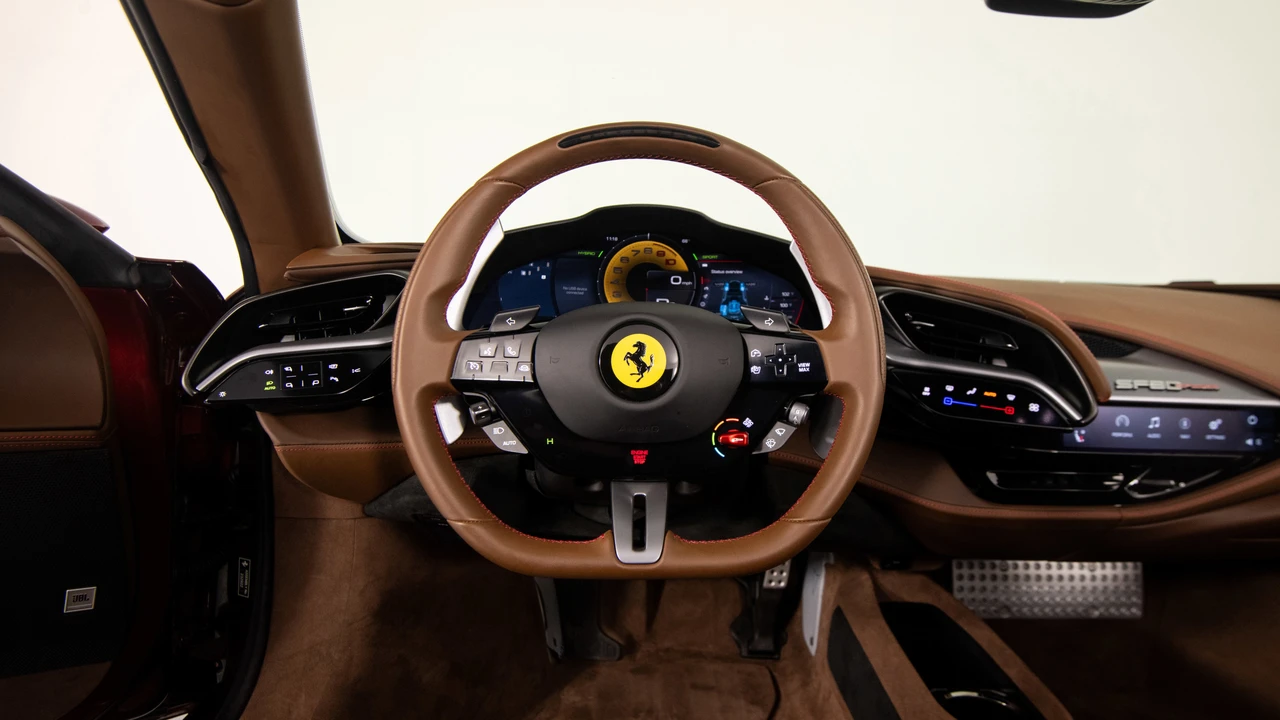 2025 Ferrari SF90 Spider - Image 29 of 31