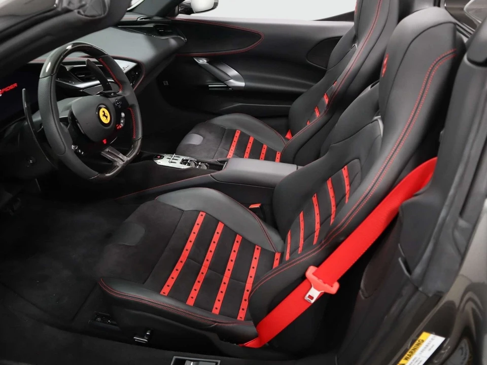 2025 Ferrari SF90 Spider - Image 23 of 31
