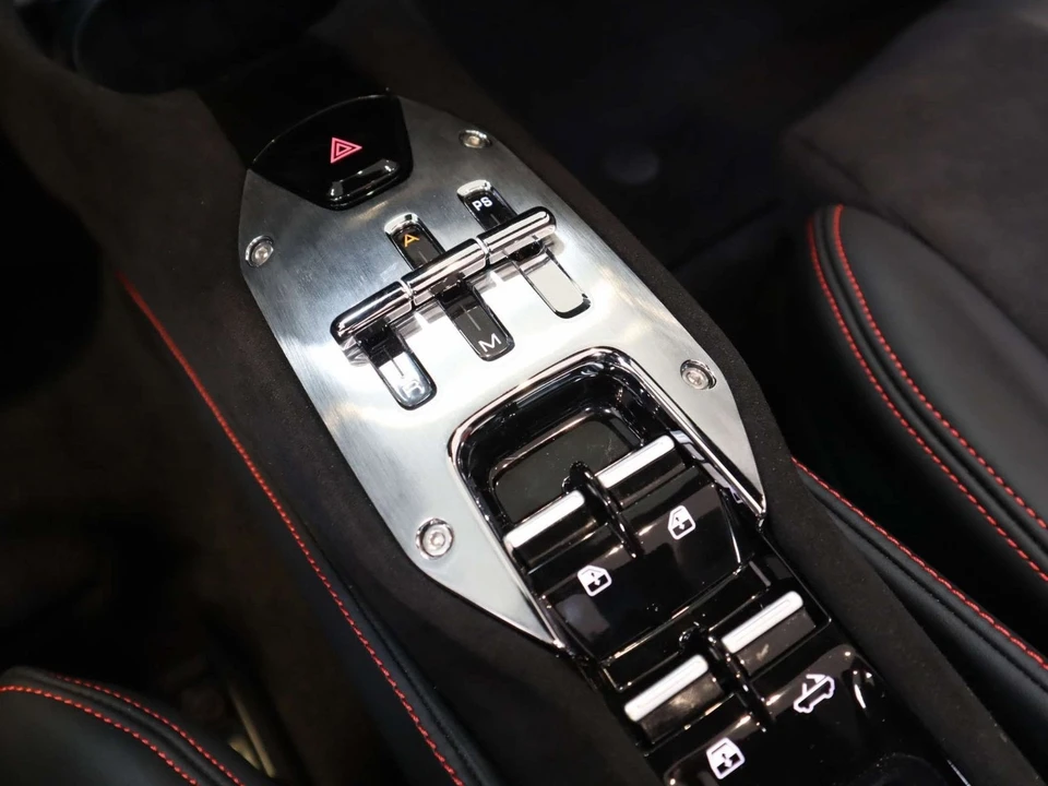2025 Ferrari SF90 Spider - Image 30 of 31