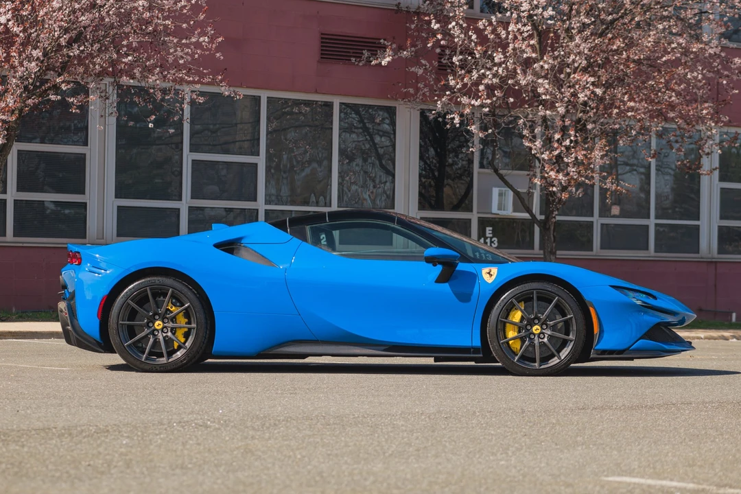 2025 Ferrari SF90 Spider - Image 29 of 31