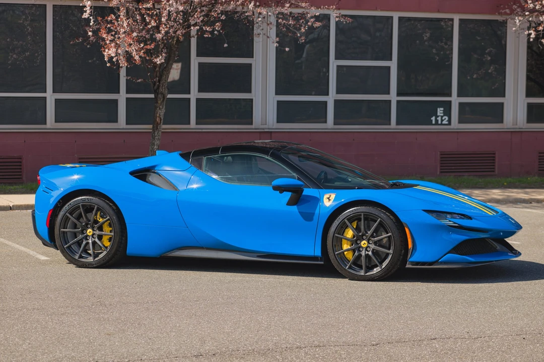 2025 Ferrari SF90 Spider - Image 30 of 31