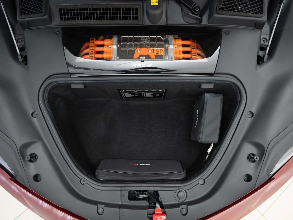 2025 Ferrari SF90 Spider - Image 29 of 31