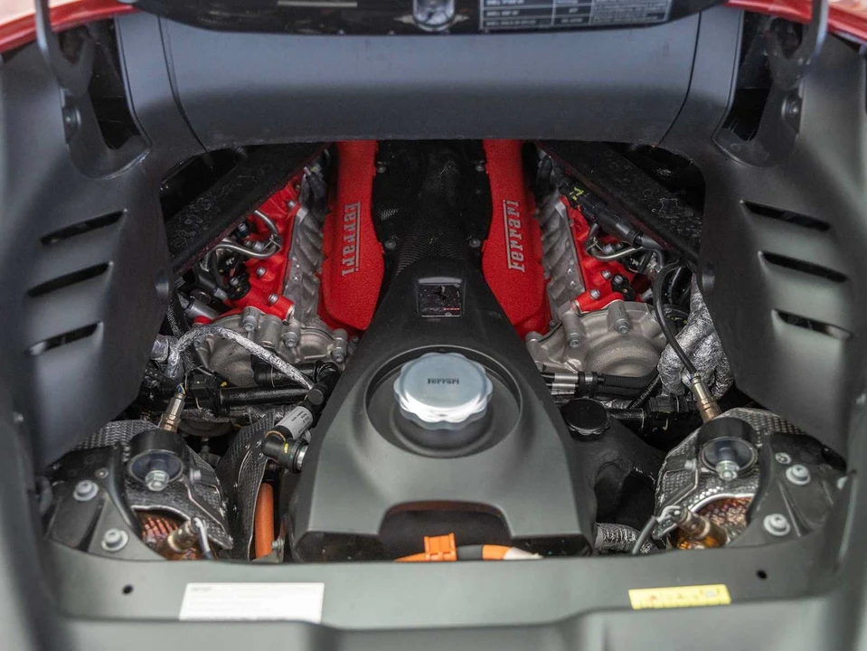 2025 Ferrari SF90 Spider - Image 28 of 31