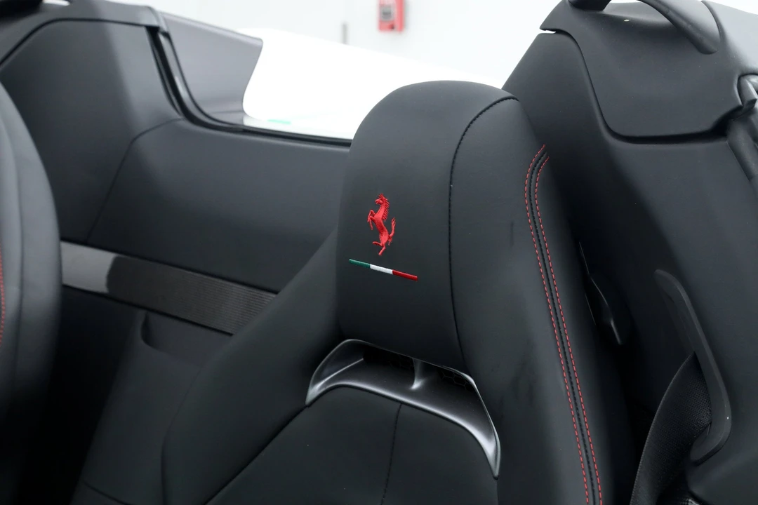 2025 Ferrari SF90 Spider - Image 28 of 31