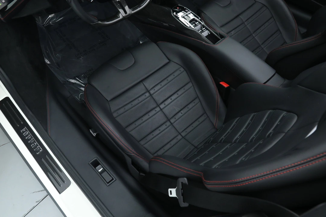 2025 Ferrari SF90 Spider - Image 29 of 31