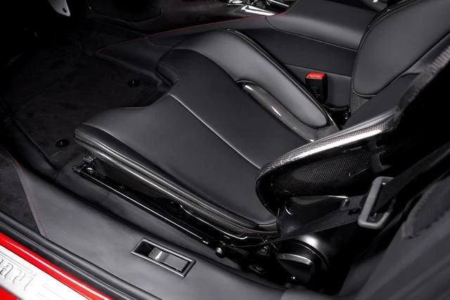 2025 Ferrari SF90 Spider - Image 27 of 31