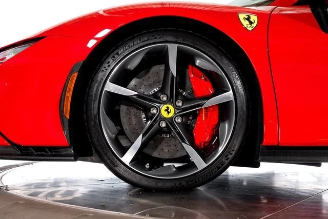 2025 Ferrari SF90 Spider - Image 19 of 31