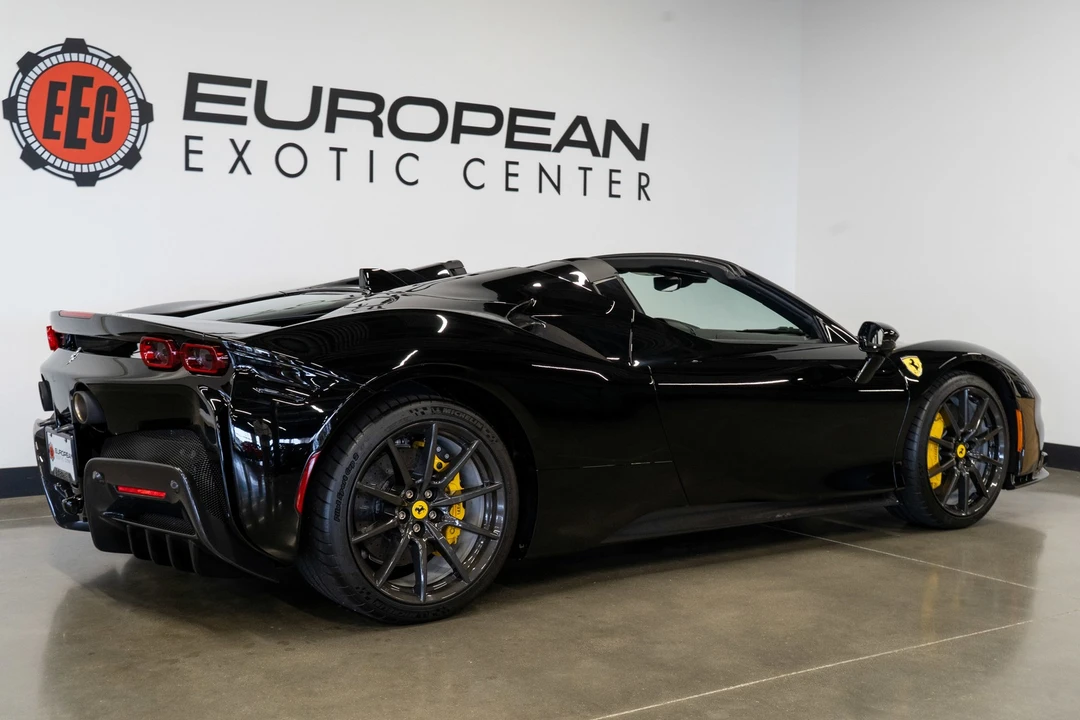 2025 Ferrari SF90 Spider - Image 24 of 31