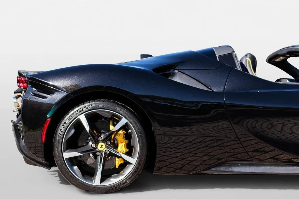 2025 Ferrari SF90 Spider - Image 19 of 31
