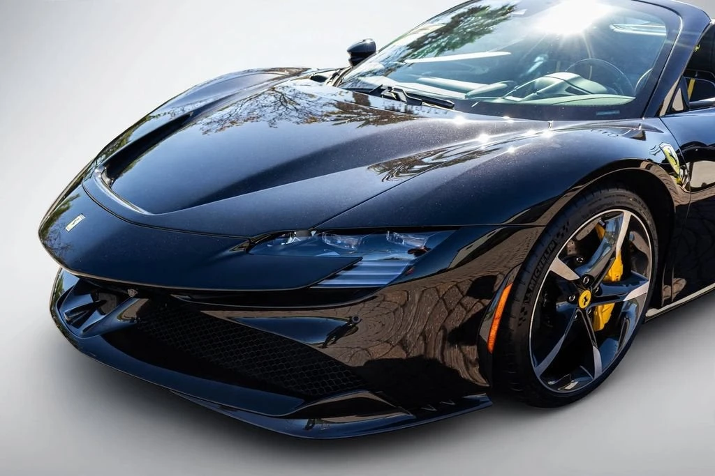 2025 Ferrari SF90 Spider - Image 31 of 31