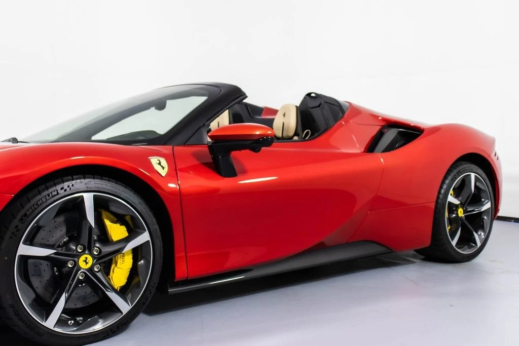 2025 Ferrari SF90 Spider - Image 31 of 31