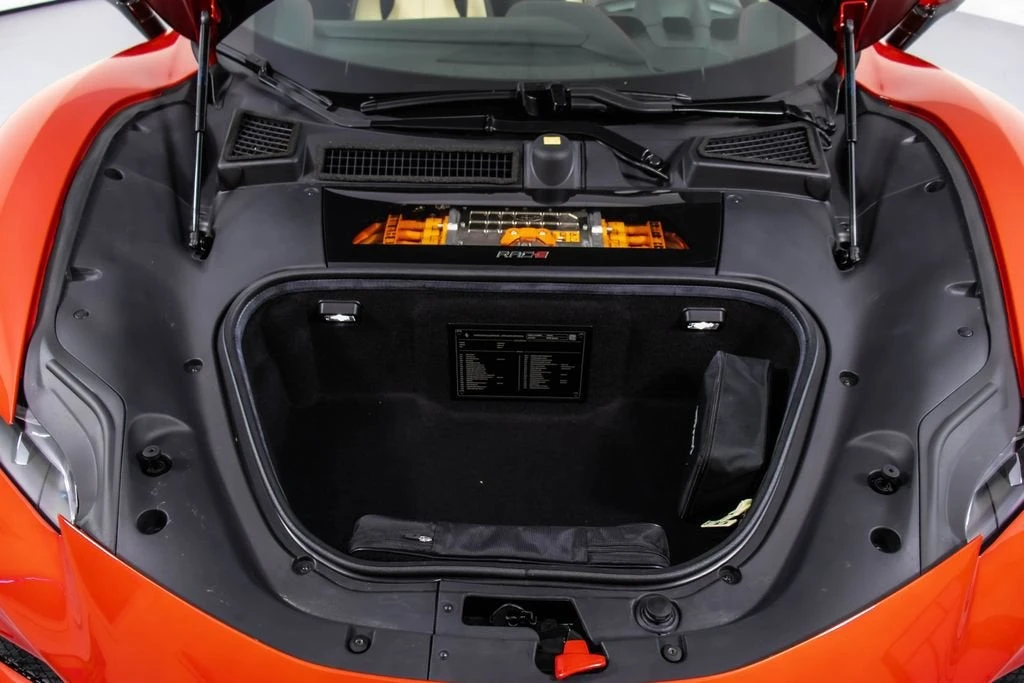 2025 Ferrari SF90 Spider - Image 13 of 31