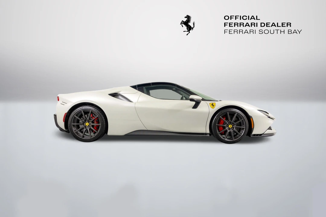 2025 Ferrari SF90 Spider - Image 27 of 31