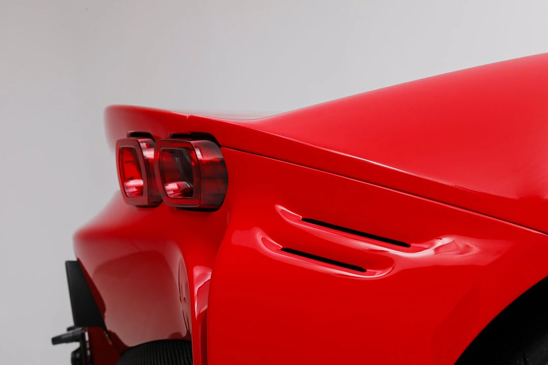 2025 Ferrari SF90 Spider - Image 26 of 31