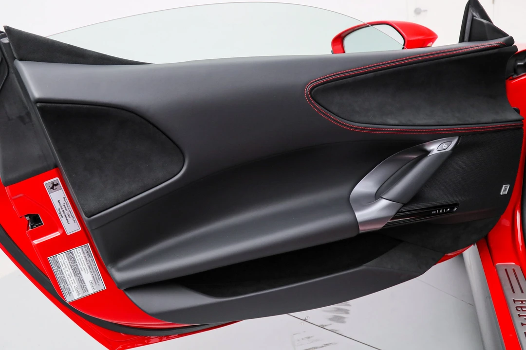 2025 Ferrari SF90 Spider - Image 31 of 31