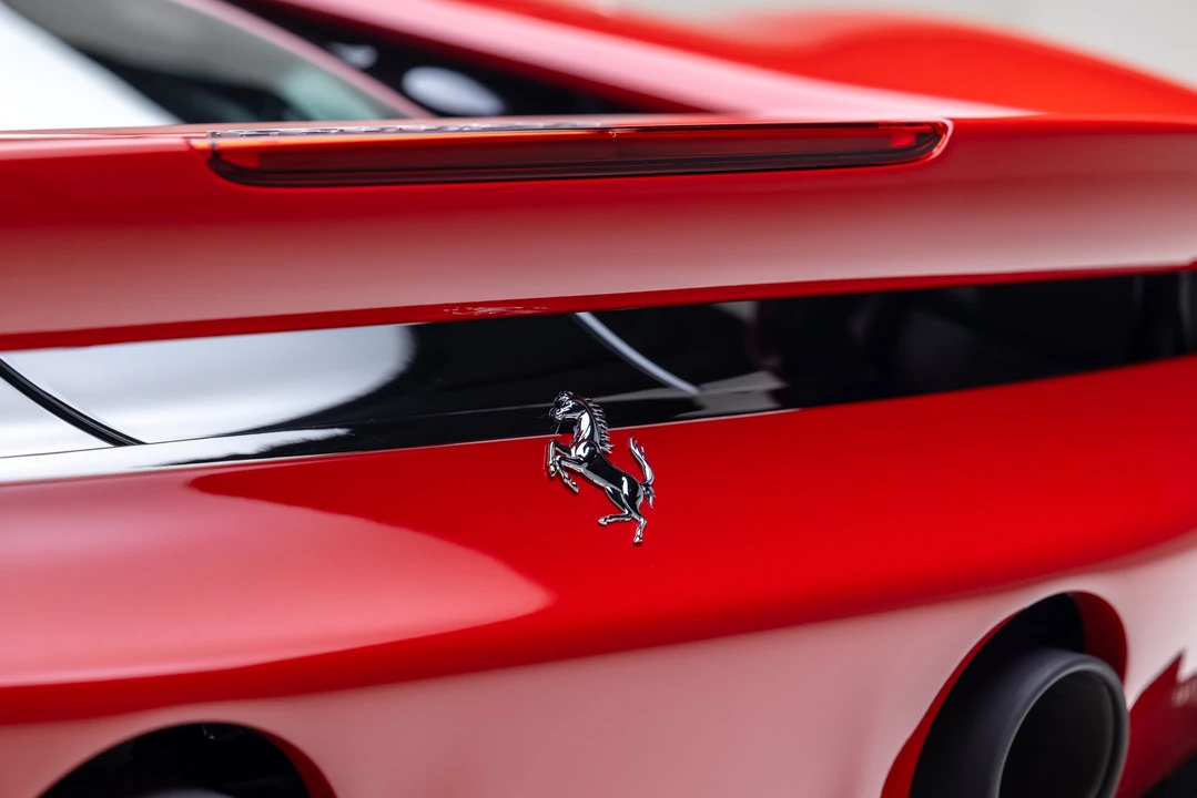 2025 Ferrari SF90 Spider - Image 20 of 31