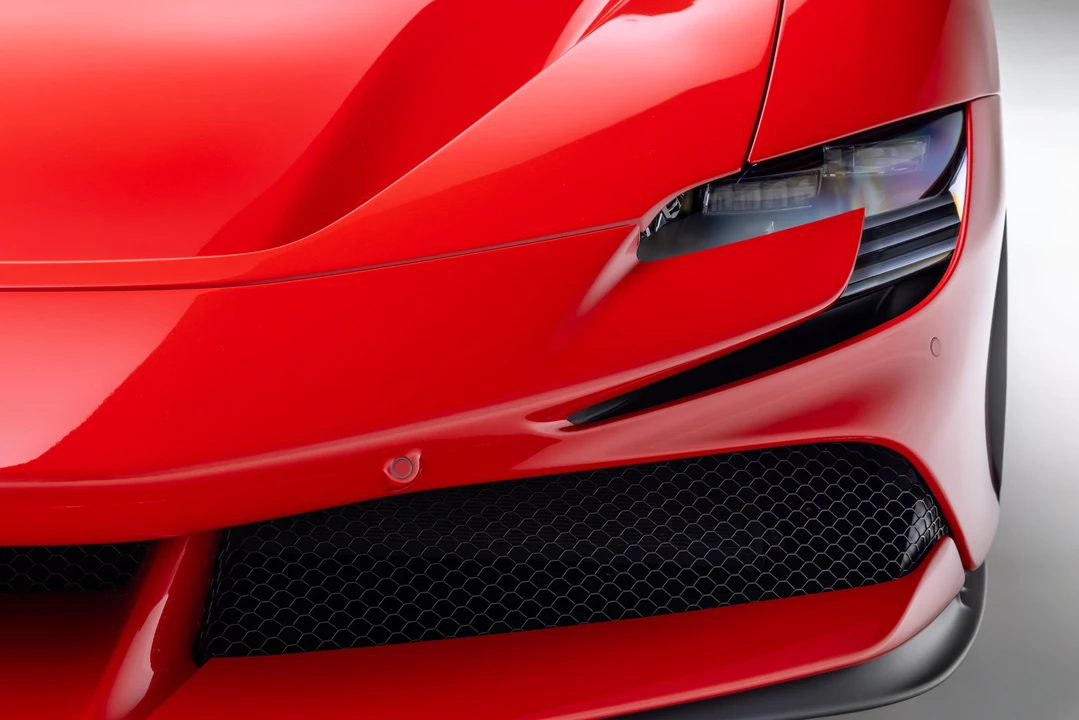 2025 Ferrari SF90 Spider - Image 30 of 31