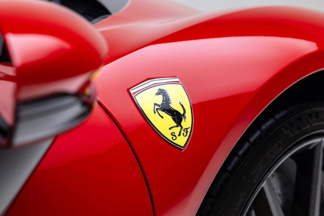2025 Ferrari SF90 Spider - Image 26 of 31