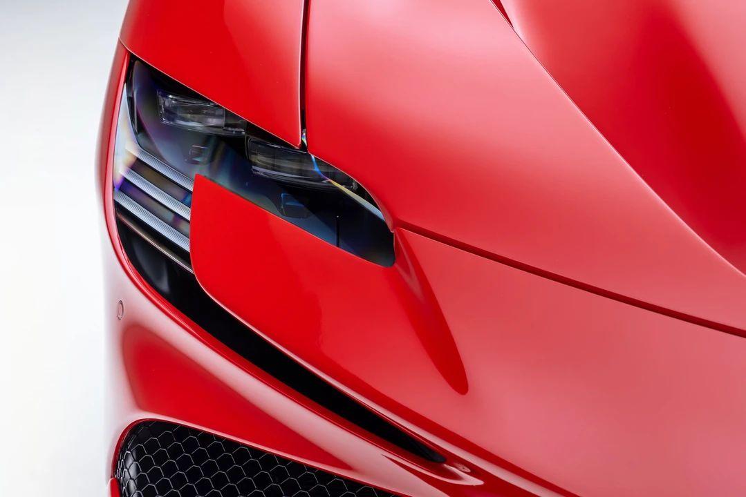 2025 Ferrari SF90 Spider - Image 29 of 31