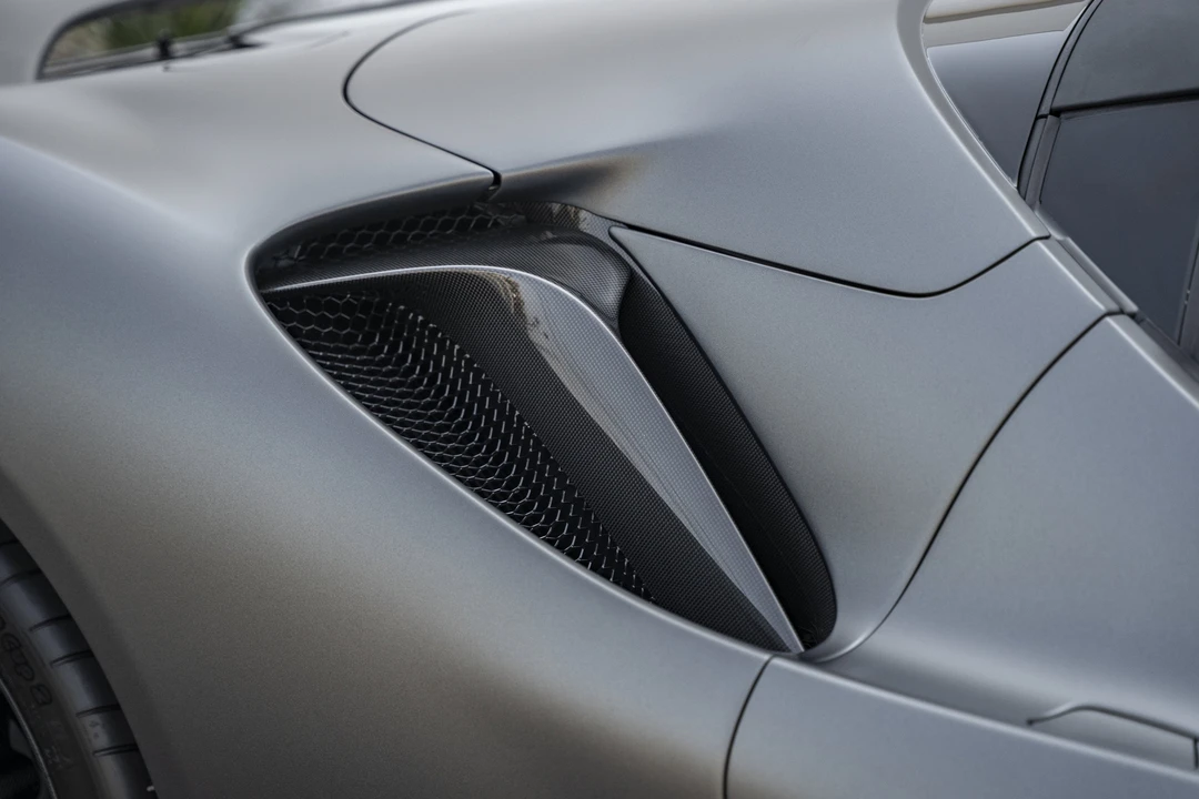 2025 Ferrari SF90 Spider - Image 13 of 31