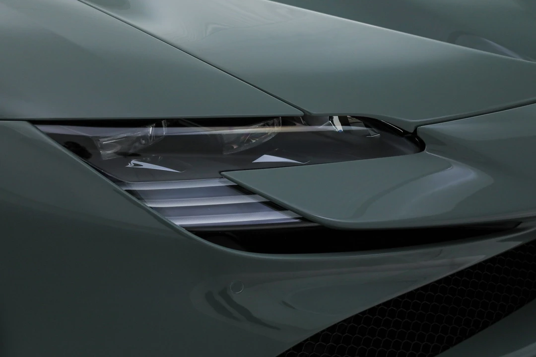 2025 Ferrari SF90 Spider - Image 29 of 31