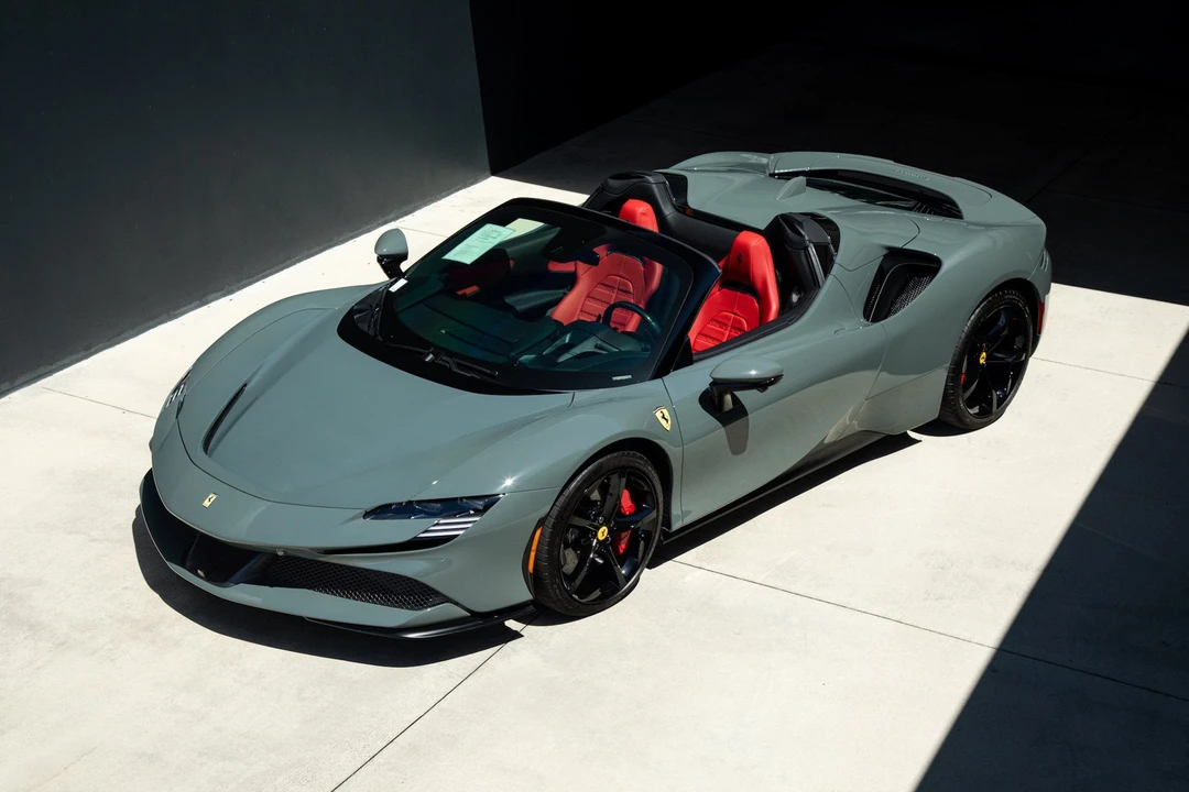 2025 Ferrari SF90 Spider - Image 31 of 31