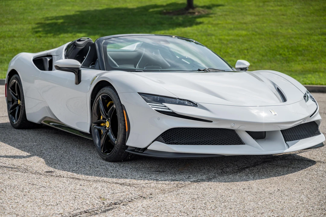 2025 Ferrari SF90 Spider - Image 9 of 31