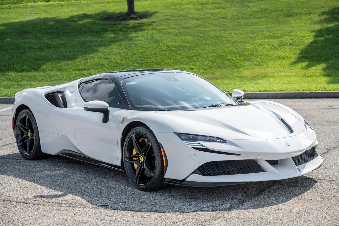 2025 Ferrari SF90 Spider - Image 21 of 31