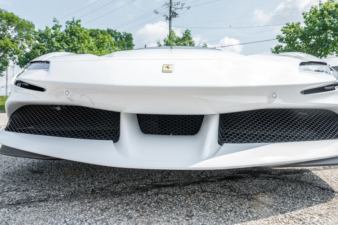 2025 Ferrari SF90 Spider - Image 28 of 31