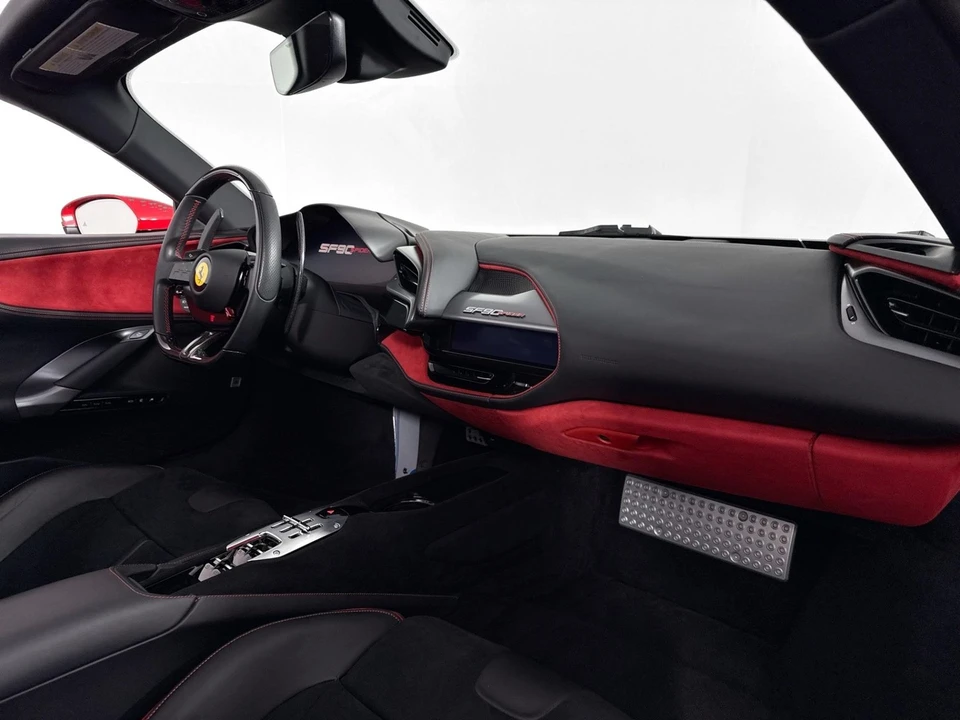2025 Ferrari SF90 XX Spider - Image 26 of 31