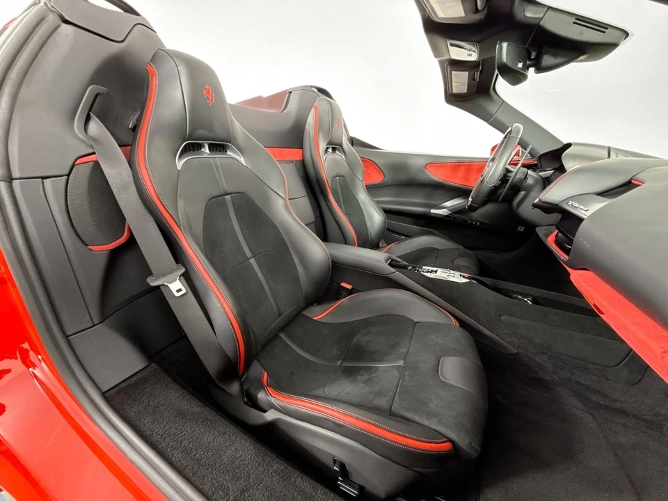 2025 Ferrari SF90 XX Spider - Image 25 of 31