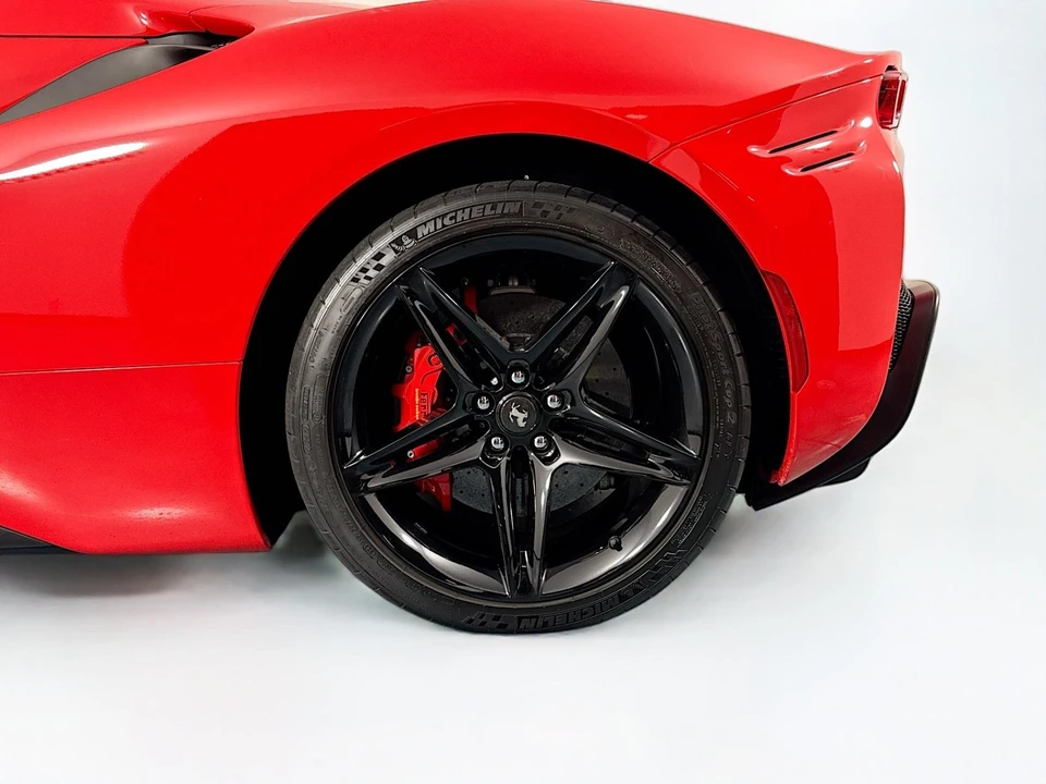 2025 Ferrari SF90 XX Spider - Image 28 of 31