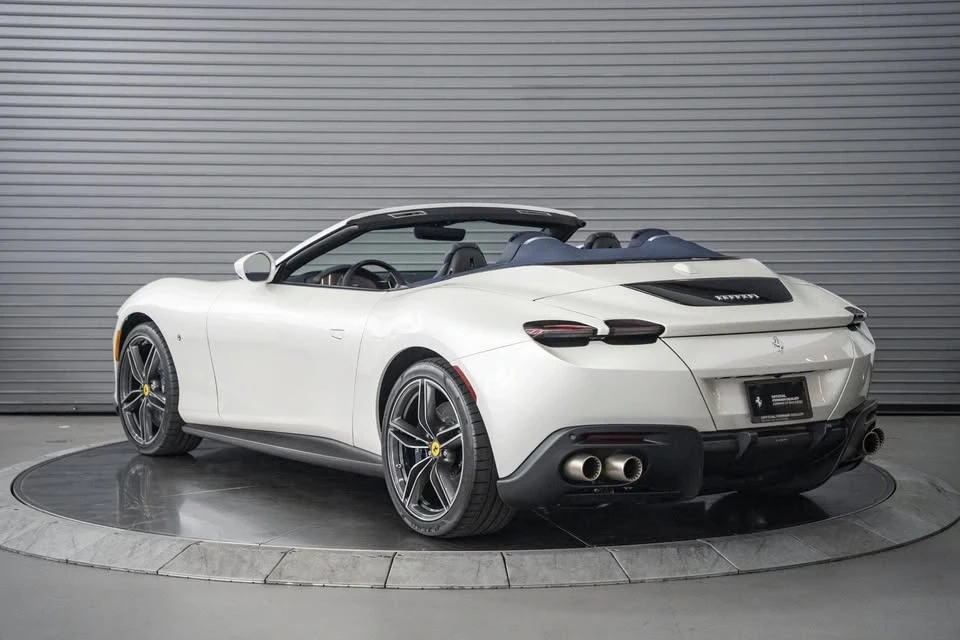 2025 Ferrari Roma Spider - Image 3 of 20