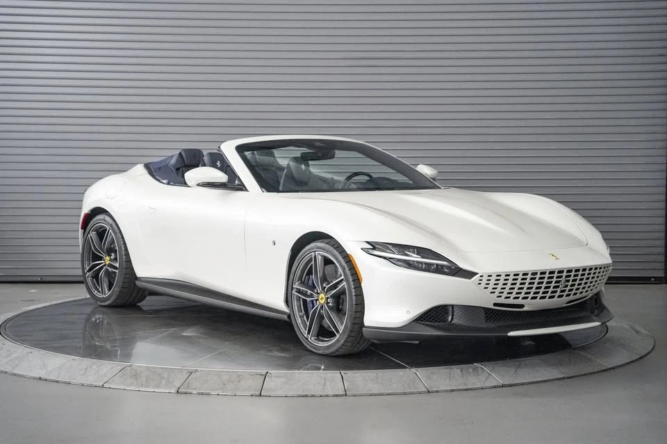 2025 Ferrari Roma Spider - Image 4 of 20