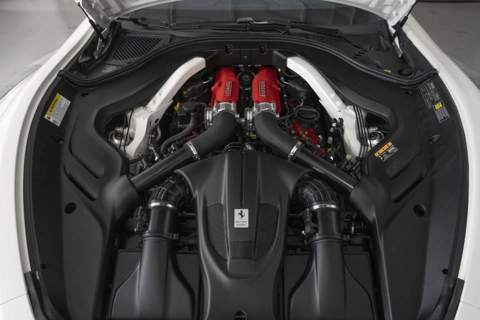 2025 Ferrari Roma Spider - Image 8 of 20