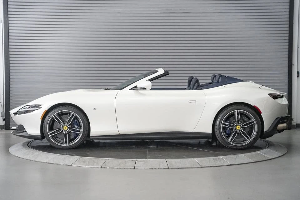 2025 Ferrari Roma Spider - Image 2 of 20