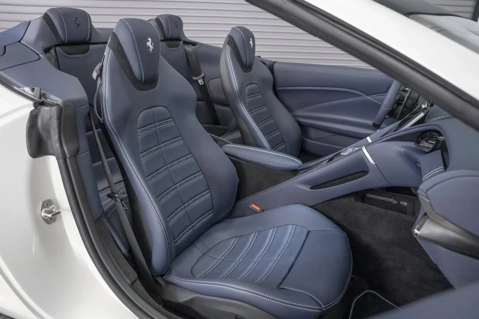 2025 Ferrari Roma Spider - Image 17 of 20