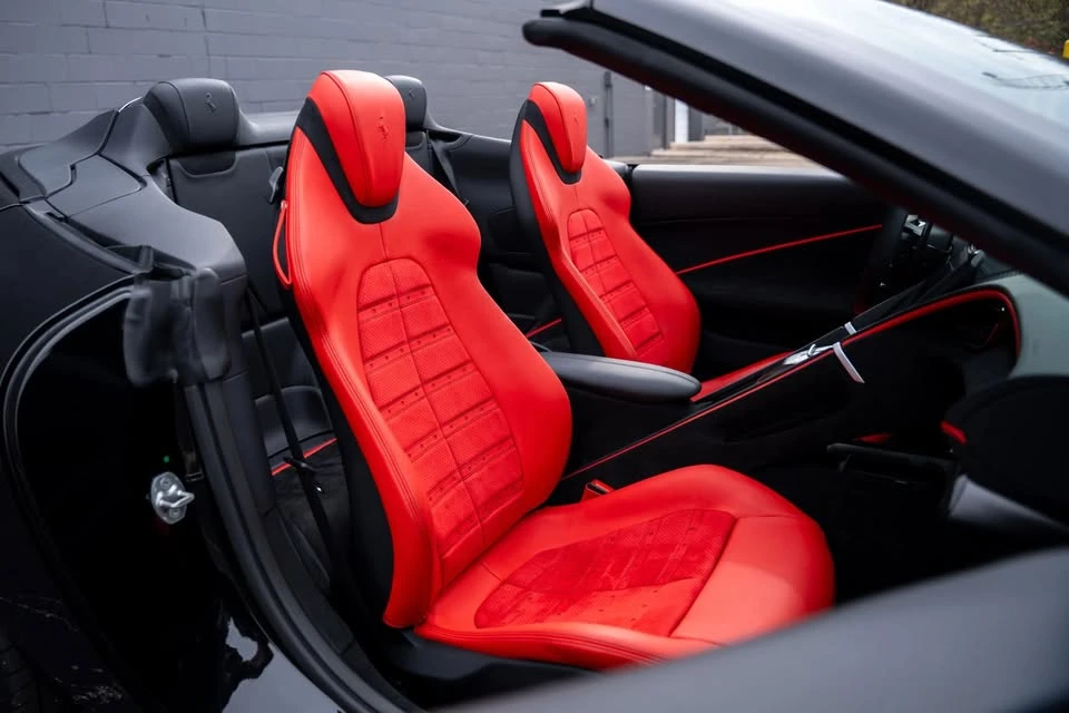 2025 Ferrari Roma Spider - Image 15 of 20