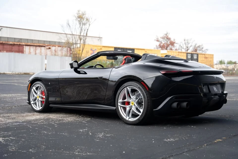 2025 Ferrari Roma Spider - Image 13 of 20