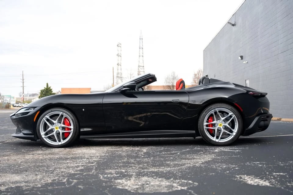 2025 Ferrari Roma Spider - Image 14 of 20