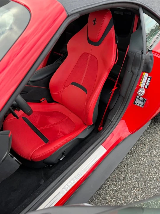 2025 Ferrari Roma Spider - Image 9 of 18