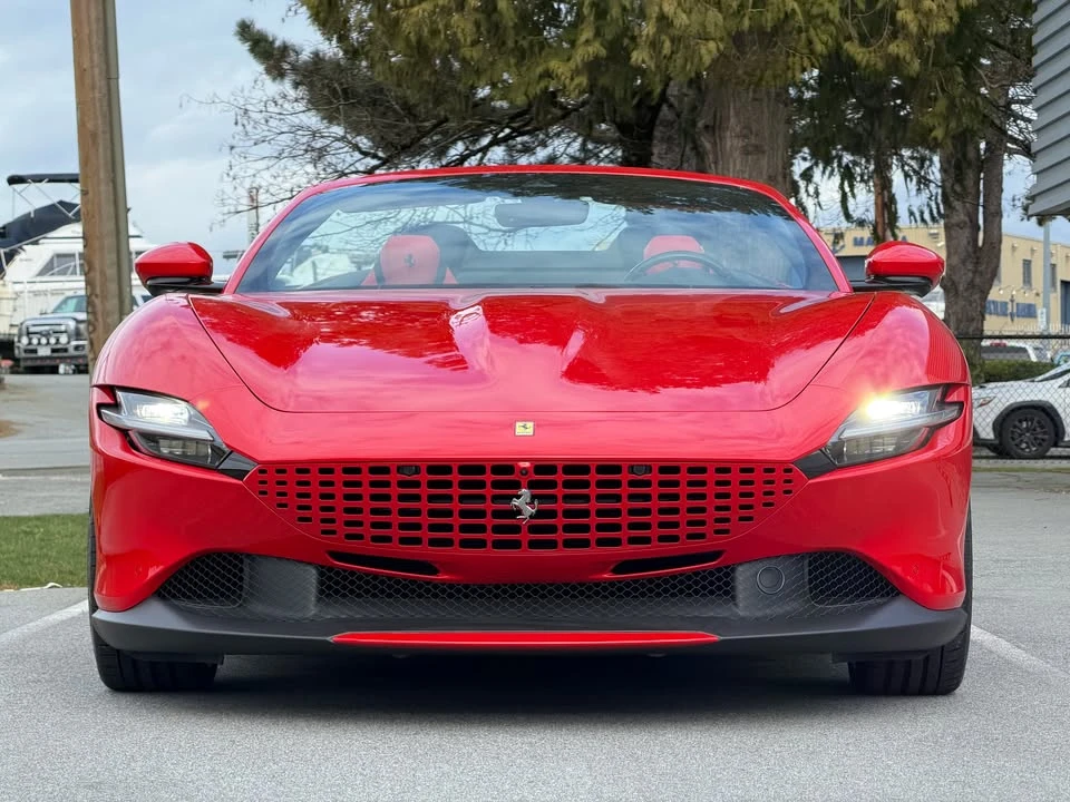 2025 Ferrari Roma Spider - Image 7 of 18