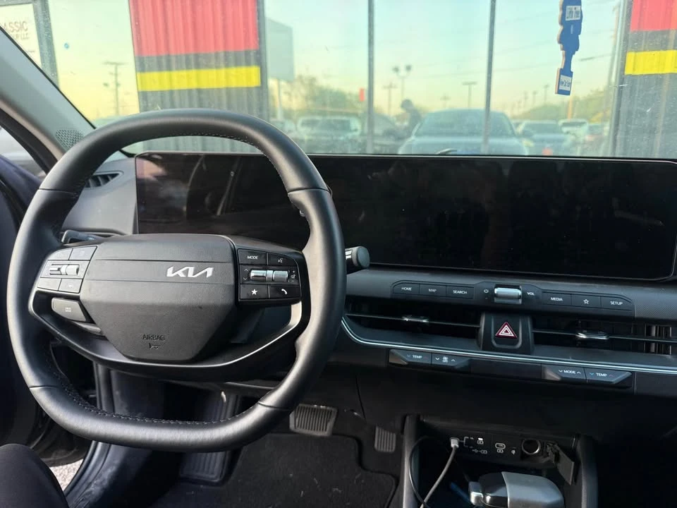 2025 Fiat 124 Spider - Image 5 of 11