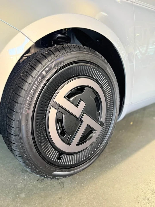 2025 Fiat 500e - Image 7 of 18