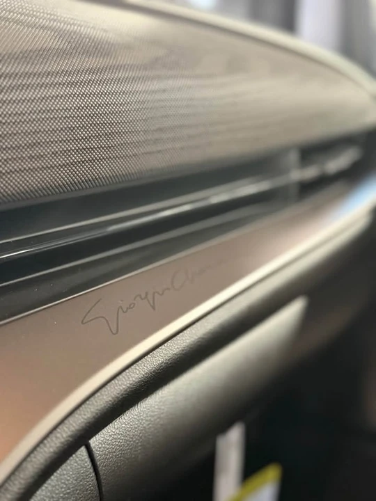 2025 Fiat 500e - Image 10 of 18