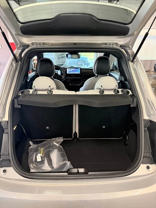 2025 Fiat 500e - Image 8 of 18