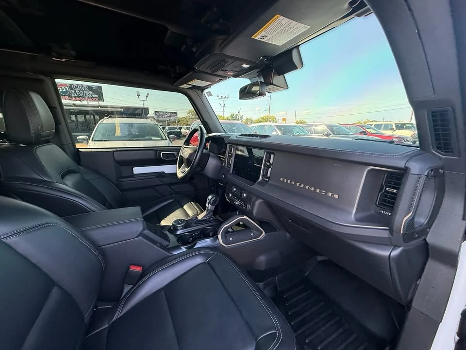 2025 Ford Bronco 6th Gen - Image 16 of 19