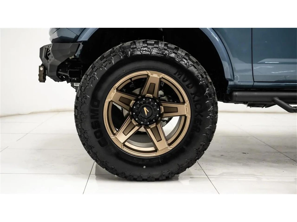 2025 Ford Bronco 6th Gen - Image 17 of 31