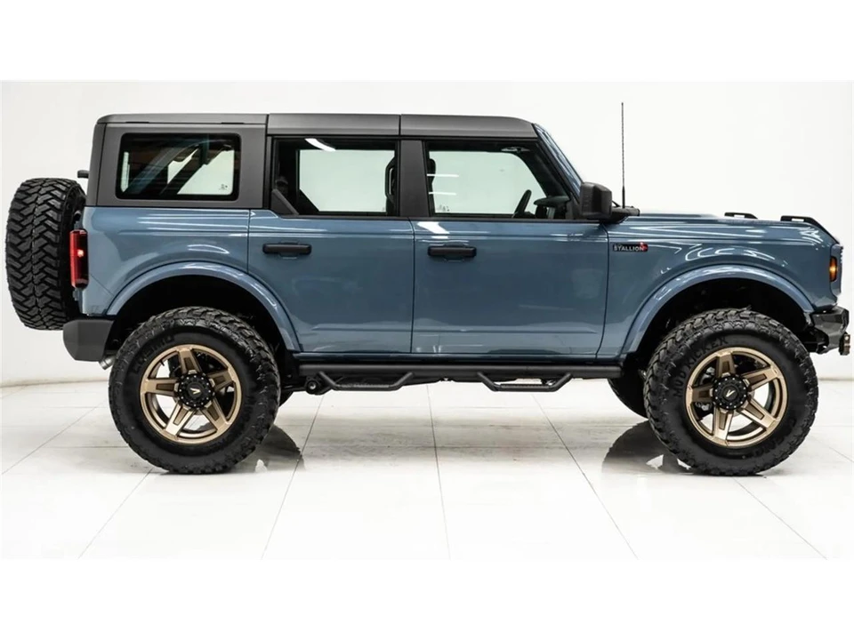 2025 Ford Bronco 6th Gen - Image 4 of 31