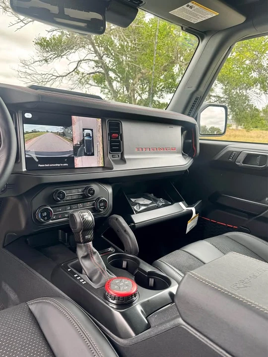 2025 Ford Bronco 6th Gen - Image 12 of 18